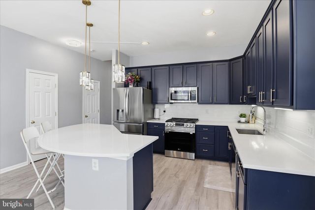 20385 BOWFONDS ST, Ashburn, VA 20147