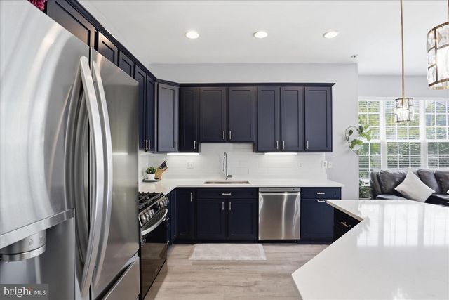 20385 BOWFONDS ST, Ashburn, VA 20147