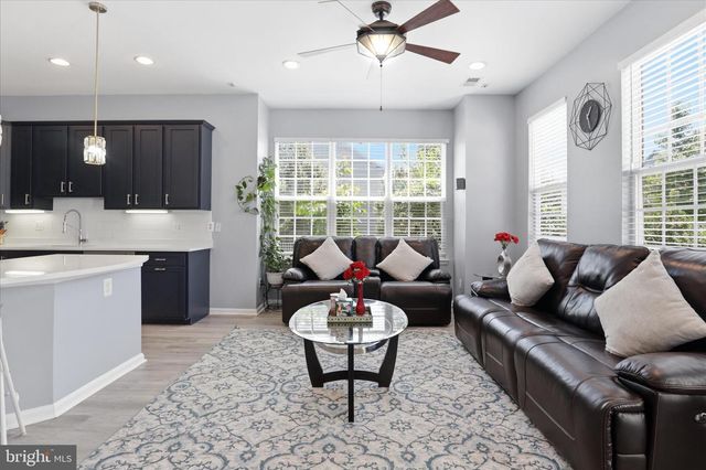 20385 BOWFONDS ST, Ashburn, VA 20147