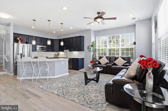 20385 BOWFONDS ST, Ashburn, VA 20147