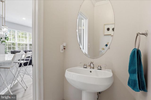 20385 BOWFONDS ST, Ashburn, VA 20147