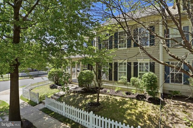 20385 BOWFONDS ST, Ashburn, VA 20147