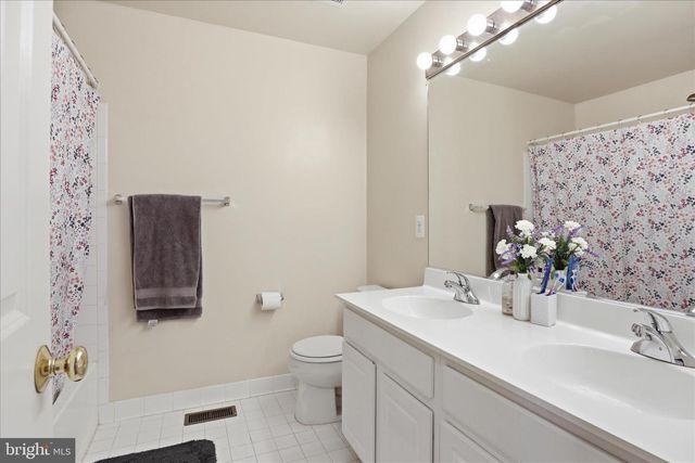 20385 BOWFONDS ST, Ashburn, VA 20147