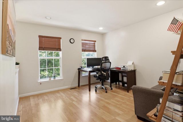 20385 BOWFONDS ST, Ashburn, VA 20147