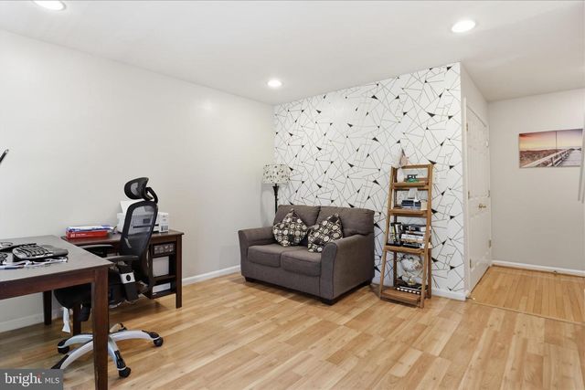 20385 BOWFONDS ST, Ashburn, VA 20147