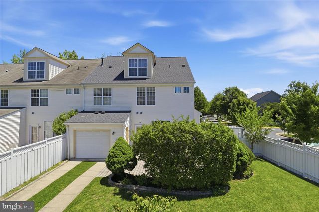 20385 BOWFONDS ST, Ashburn, VA 20147