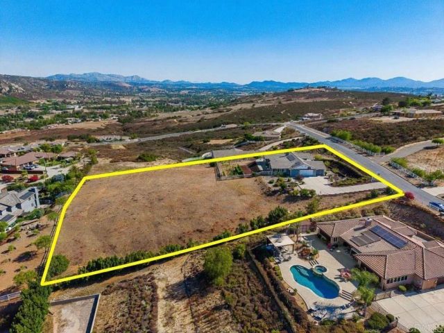 22952 Stokes Road, Ramona, CA 92065