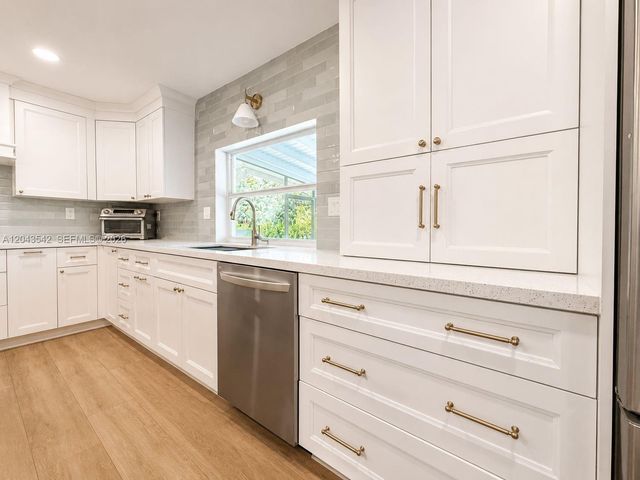8481 SW 144th St, Palmetto Bay, FL 33158