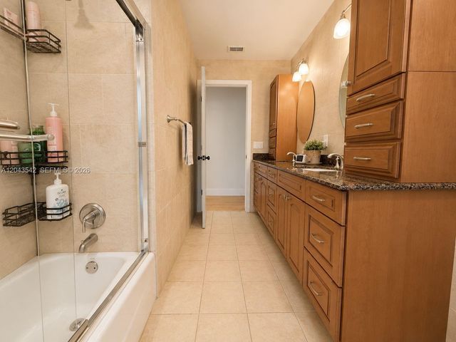 8481 SW 144th St, Palmetto Bay, FL 33158