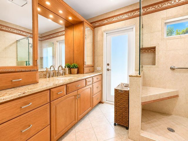 8481 SW 144th St, Palmetto Bay, FL 33158