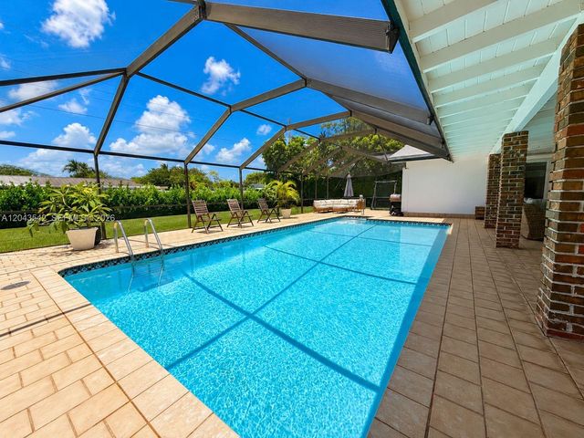 8481 SW 144th St, Palmetto Bay, FL 33158