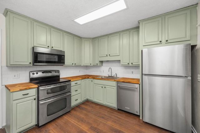 703 Lucien Dr, Goodlettsville, TN 37072