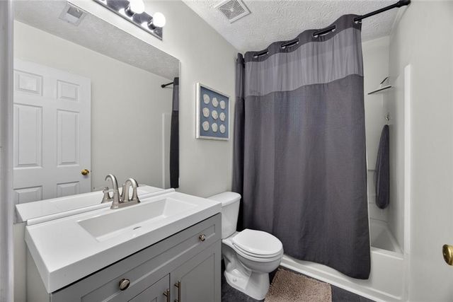7512 Deer Creek Drive, Union City, GA 30291