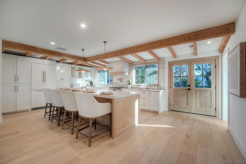 Image 13 of property listing at 4316 Arcadia Dr, San Diego, CA 92103