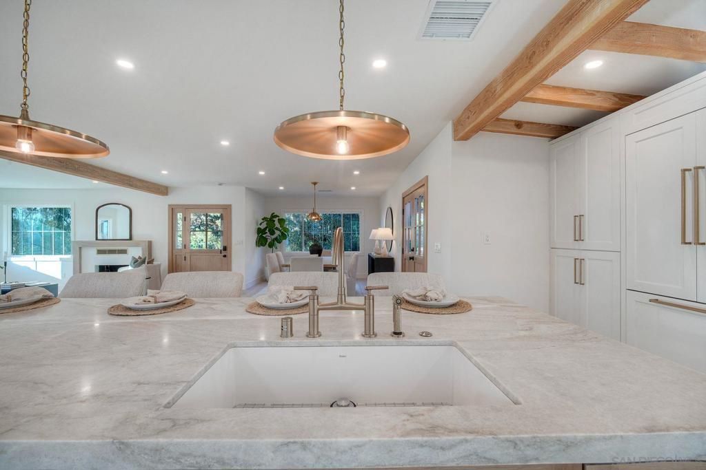 Image 18 of property listing at 4316 Arcadia Dr, San Diego, CA 92103