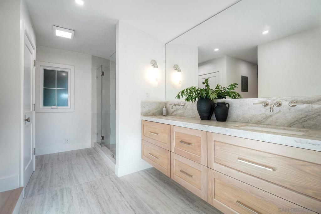 Image 30 of property listing at 4316 Arcadia Dr, San Diego, CA 92103