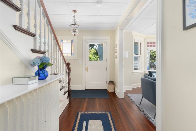 21 Division Street, Newport, RI 02840