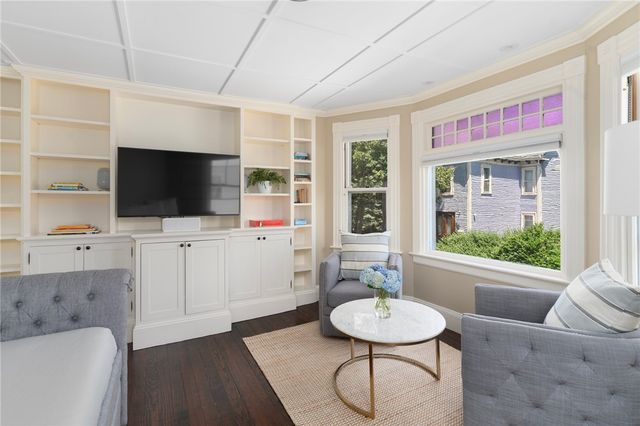 21 Division Street, Newport, RI 02840