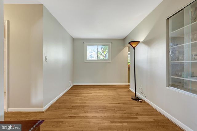10244 DALE DR, Fairfax, VA 22030