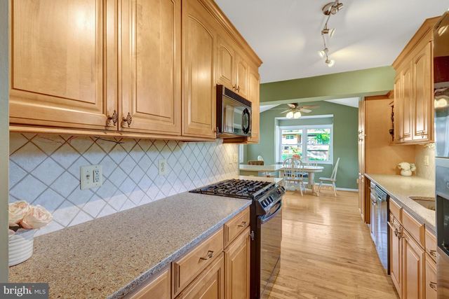 10244 DALE DR, Fairfax, VA 22030