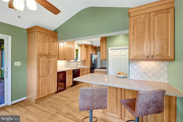 10244 DALE DR, Fairfax, VA 22030