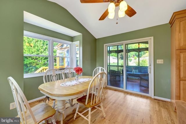 10244 DALE DR, Fairfax, VA 22030