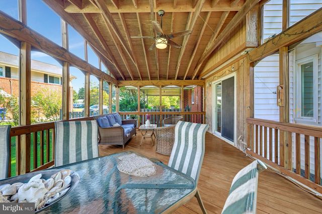 10244 DALE DR, Fairfax, VA 22030