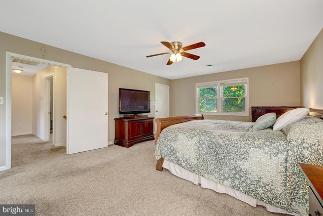 10244 DALE DR, Fairfax, VA 22030