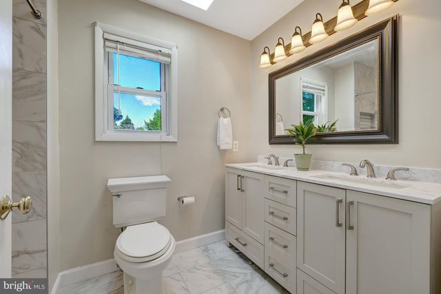 10244 DALE DR, Fairfax, VA 22030