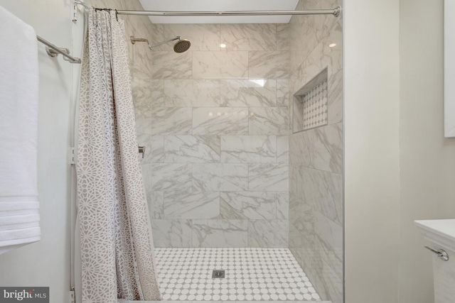 10244 DALE DR, Fairfax, VA 22030