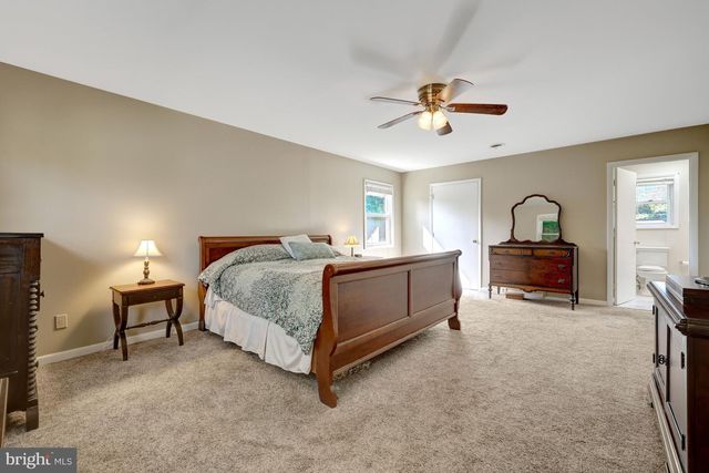 10244 DALE DR, Fairfax, VA 22030