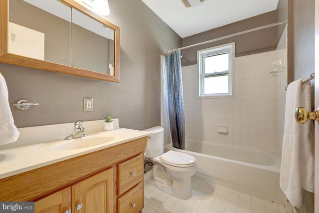 10244 DALE DR, Fairfax, VA 22030