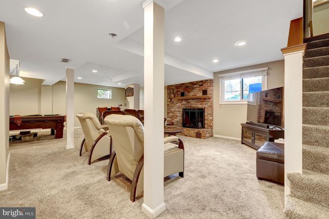 10244 DALE DR, Fairfax, VA 22030
