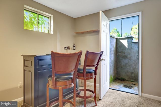 10244 DALE DR, Fairfax, VA 22030