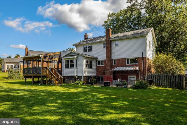10244 DALE DR, Fairfax, VA 22030