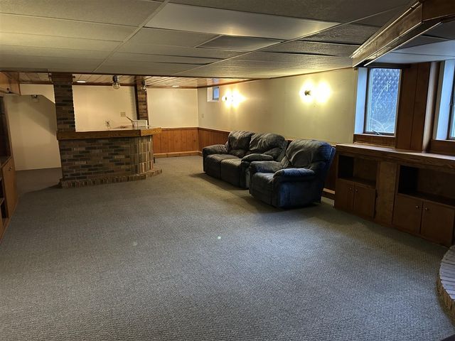 616 S Stewart Avenue, Fremont, MI 49412