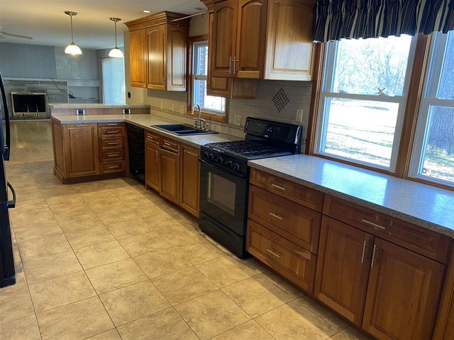 616 S Stewart Avenue, Fremont, MI 49412