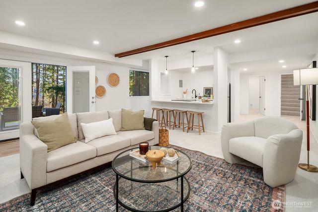 21221 SE 13th Place, Sammamish, WA 98075