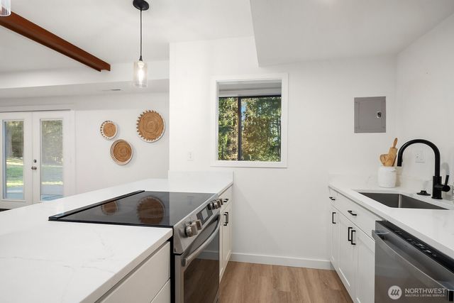 21221 SE 13th Place, Sammamish, WA 98075