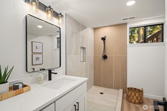 21221 SE 13th Place, Sammamish, WA 98075