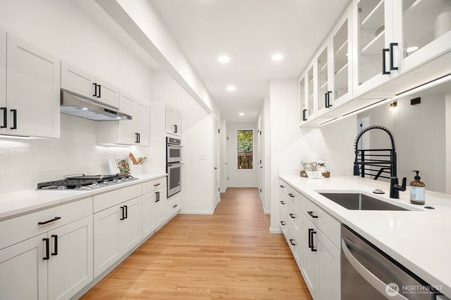 21221 SE 13th Place, Sammamish, WA 98075