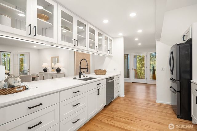 21221 SE 13th Place, Sammamish, WA 98075