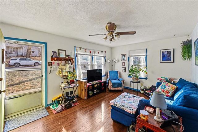 3936 N Spruce Avenue, Kansas City, MO 64117