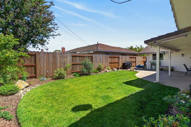 731 Birchwood Dr, Lodi, CA 95240