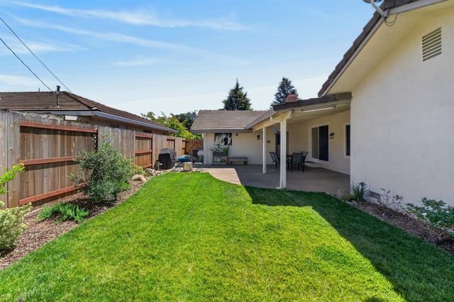731 Birchwood Dr, Lodi, CA 95240