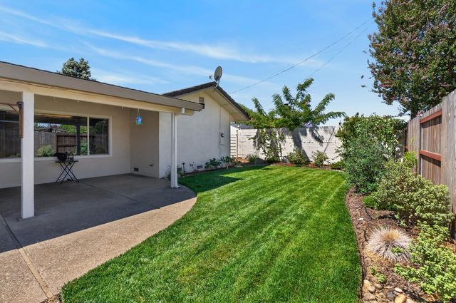 731 Birchwood Dr, Lodi, CA 95240
