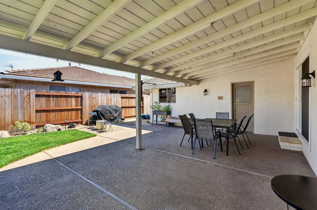 731 Birchwood Dr, Lodi, CA 95240