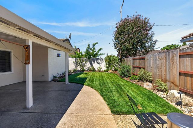 731 Birchwood Dr, Lodi, CA 95240