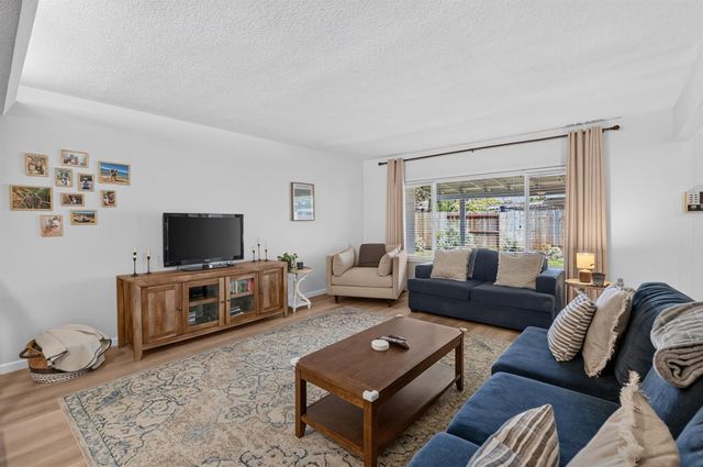 731 Birchwood Dr, Lodi, CA 95240