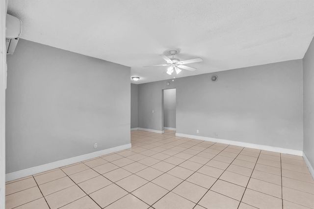 626 SW 14TH Avenue 212, Fort Lauderdale, FL 33312